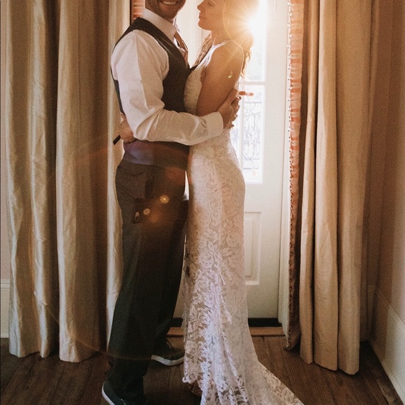 Grace Loves Lace Wedding Dress - Picture 9 of 16